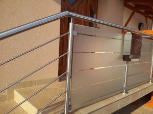 Steklena ograja 34 Balkonska steklena ograja inox