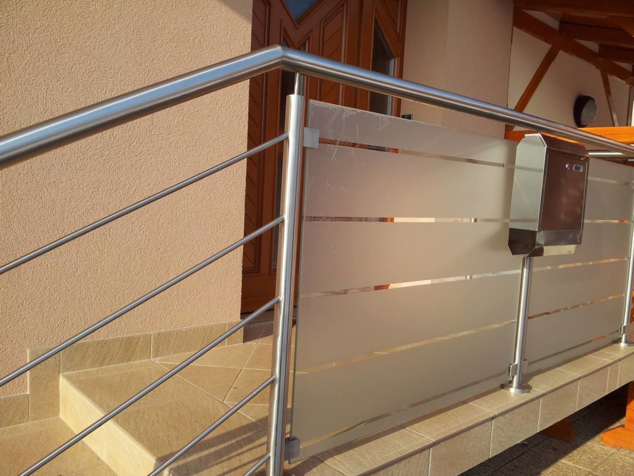 Balkonska steklena ograja inox