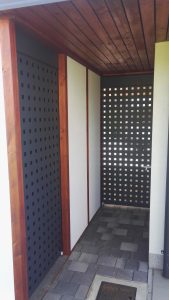 dvoriščna vrata do garaže