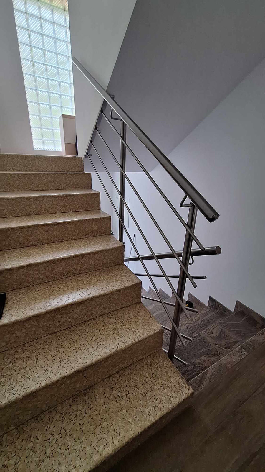 stopniscna-inox-ograja Inox ograje za stopnice notranje - vse alu