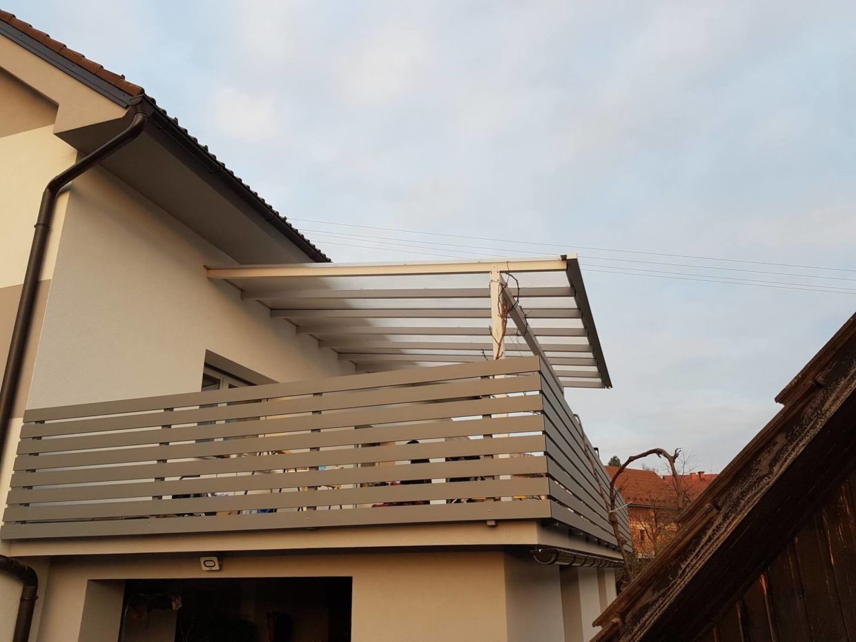 zelezne ograje 40 Nadstrešek za balkon