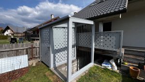 železni nadstrešek za v klet z ograjo železni nadstrešek za v klet z ograjo